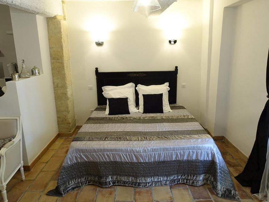 Les Gites Du Domaine De Rhodes Avignon Bilik gambar